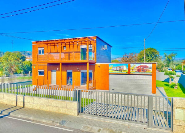 Maison modulaire T4 en bois 193 m² – 4 chambres, 3 salles de bain, garage et terrasse – Style moderne – Image 6