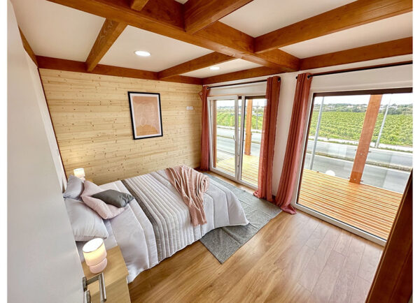 Maison modulaire moderne T4 – 171 m² – 4 chambres, 3 salles de bain, terrasse bois – Design ouvert & lumineux – Image 7