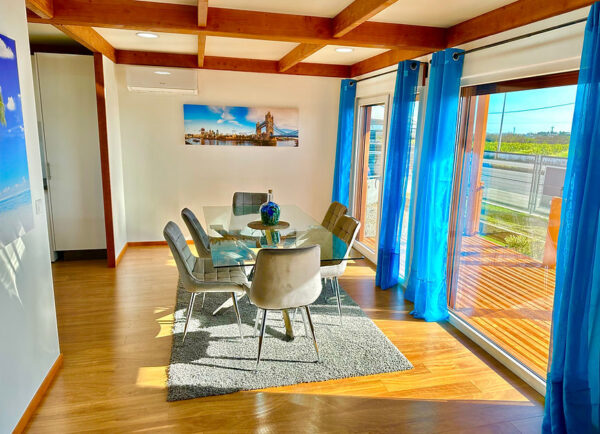 Maison modulaire moderne T4 – 171 m² – 4 chambres, 3 salles de bain, terrasse bois – Design ouvert & lumineux – Image 3