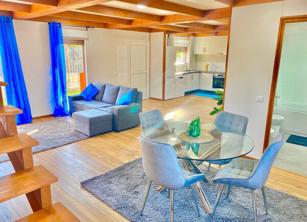 Maison modulaire T4 en bois 193 m² – 4 chambres, 3 salles de bain, garage et terrasse – Style moderne – Image 8