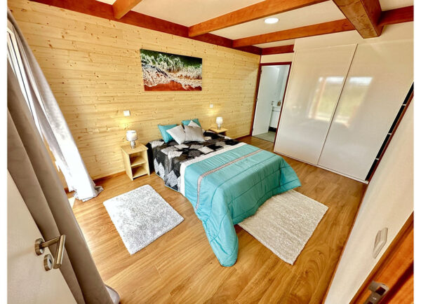Maison modulaire moderne T4 – 171 m² – 4 chambres, 3 salles de bain, terrasse bois – Design ouvert & lumineux – Image 5