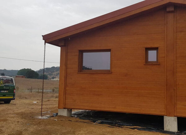 Maison modulaire T2 en bois – 92 m² – 2 chambres, style rustique chaleureux – Image 11