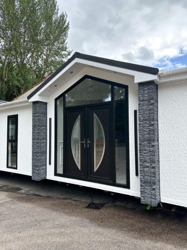 Maison Mobile T3 DLUXFT3 – 3 chambres – 65x28 pieds – Look pierre grise – Livraison rapide & installation incluse – Image 3
