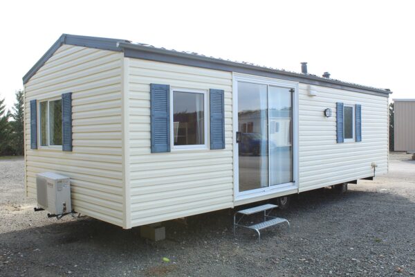Maison Mobile T3 MT3NC – 3 chambres – 6 personnes – 8,60 x 3,70 m – Chauffage pompe à chaleur – Mobilier inclus