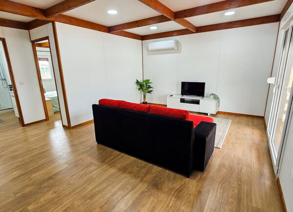 Maison modulaire T2 en bois – 92 m² – 2 chambres, style rustique chaleureux – Image 7