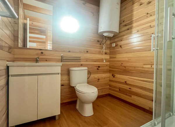 Maison mobile T1 de 42 m² – Style rustique, 1 chambre, avec salon et cuisine ouverte – Image 8