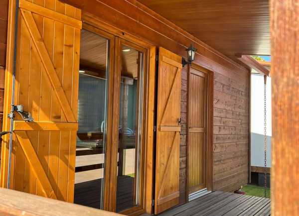 Maison mobile T1 de 42 m² – Style rustique, 1 chambre, avec salon et cuisine ouverte – Image 4