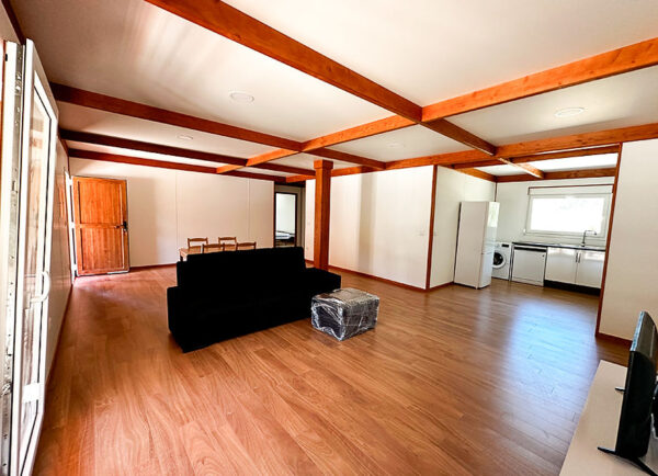 Maison modulaire T3 en bois – 125 m² – 3 chambres, 2 salles de bain, style rustique – Image 11