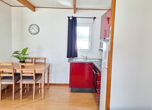 Maison mobile T1 de 33 m² – 1 chambre, style traditionnel avec terrasse bois – Image 7