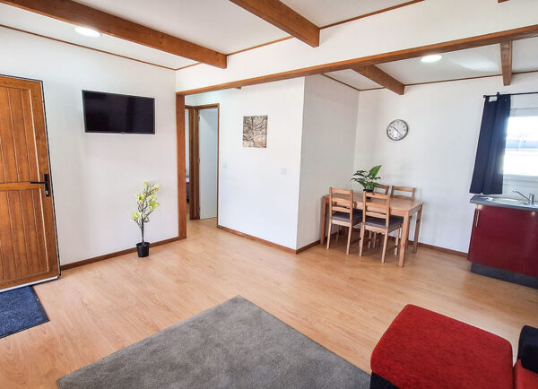 Maison mobile T1 de 33 m² – 1 chambre, style traditionnel avec terrasse bois – Image 5