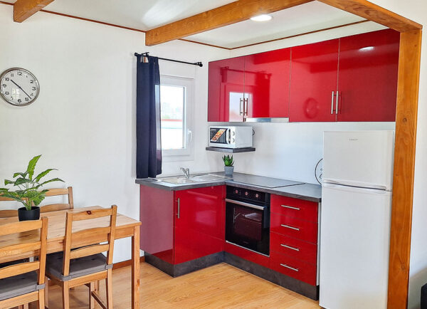 Maison mobile T1 de 33 m² – 1 chambre, style traditionnel avec terrasse bois – Image 8