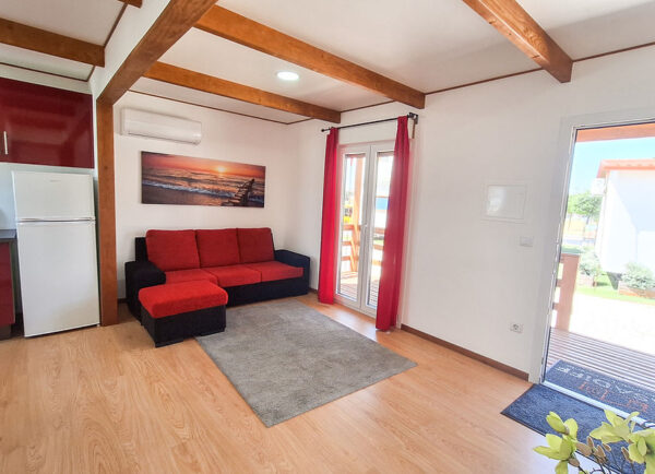 Maison mobile T1 de 33 m² – 1 chambre, style traditionnel avec terrasse bois – Image 6